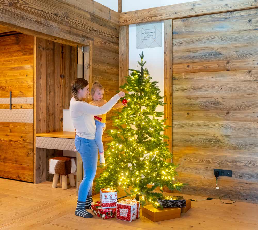 Künstlicher Weihnachtsbaum aus Holz - sofort lieferbar 